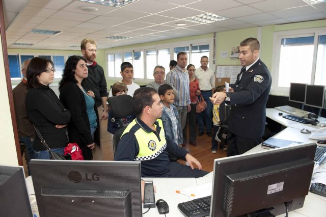 Cientos de personas participan en la Jornada de Puertas abiertas del Parque de Seguridad - 1, Foto 1