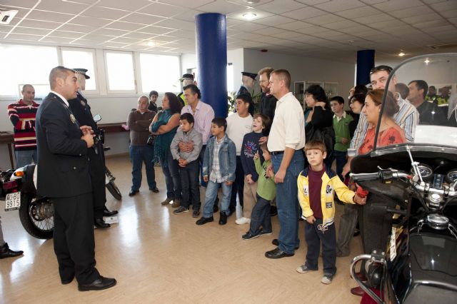 Cientos de personas participan en la Jornada de Puertas abiertas del Parque de Seguridad - 5, Foto 5