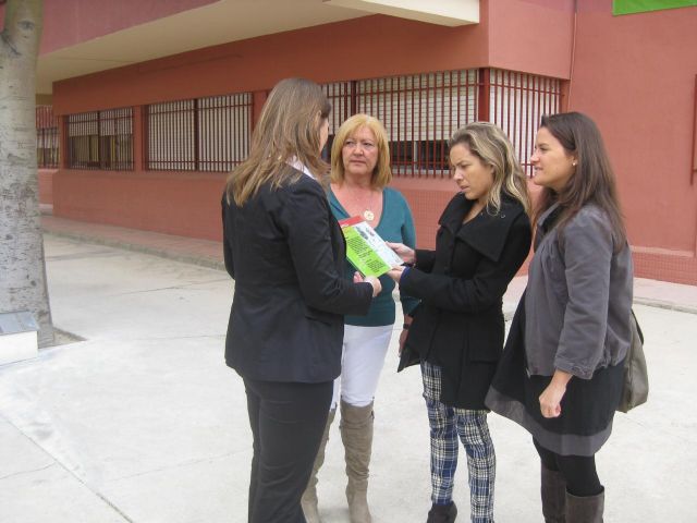 El colegio San Felix de Zarandona ya luce placas catalogando los árboles del patio de recreo - 1, Foto 1