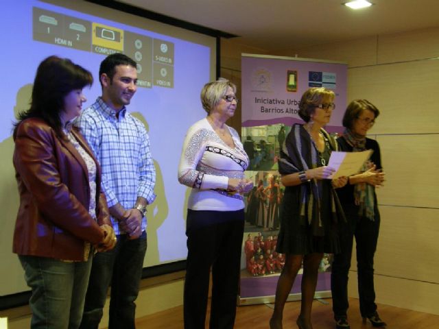 Entregan los diplomas de participación a los 28 jóvenes de los barrios altos de Lorca del programa de inserción sociolaboral Tu y tu barrio - 1, Foto 1