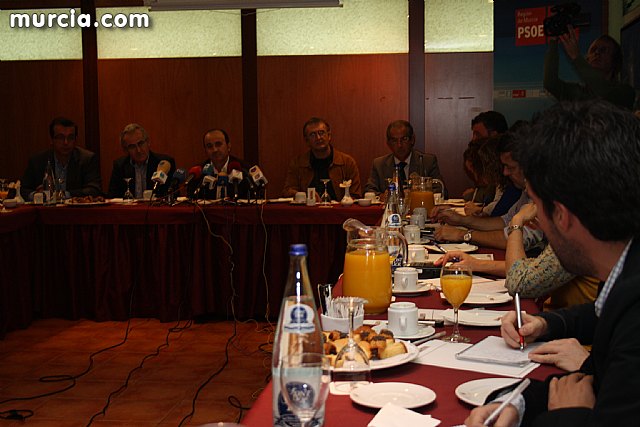 Rueda de prensa, desayuno informativo del PSOE de Murcia con los medios de comunicacin - 18