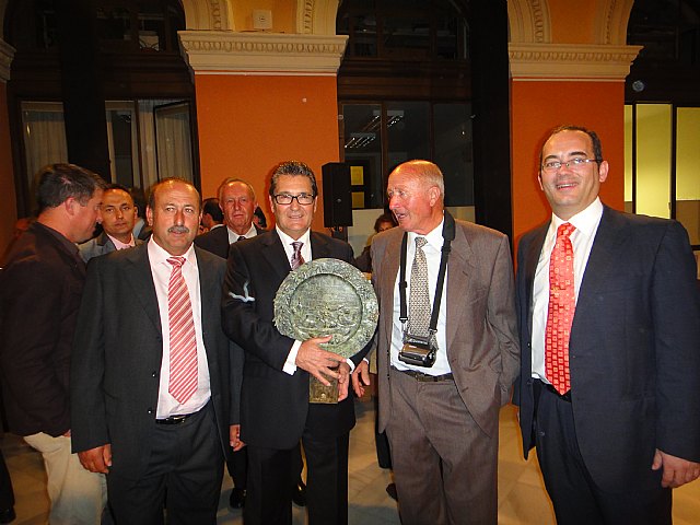 La Ministra de Medio Ambiente, Rosa Aguilar, entreg en la noche del pasado jueves el premio Alimentos de España a COATO - 5