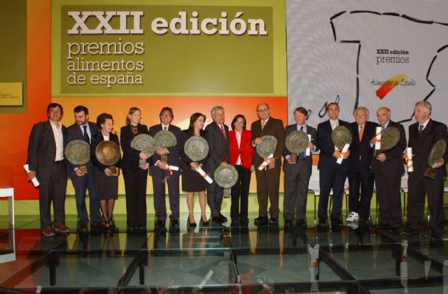 La Ministra de Medio Ambiente, Rosa Aguilar, entreg en la noche del pasado jueves el premio Alimentos de España a COATO - 3