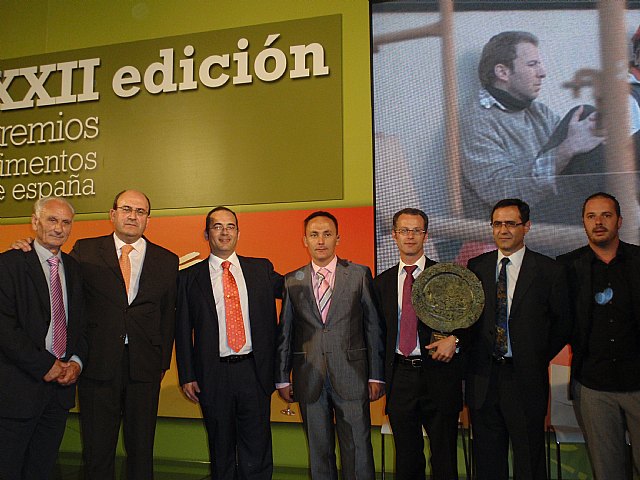 La Ministra de Medio Ambiente, Rosa Aguilar, entreg en la noche del pasado jueves el premio Alimentos de España a COATO - 11