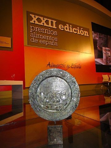 La Ministra de Medio Ambiente, Rosa Aguilar, entreg en la noche del pasado jueves el premio Alimentos de España a COATO - 17