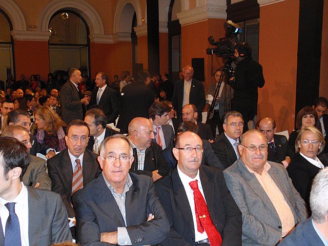 La Ministra de Medio Ambiente, Rosa Aguilar, entreg en la noche del pasado jueves el premio Alimentos de España a COATO - 23