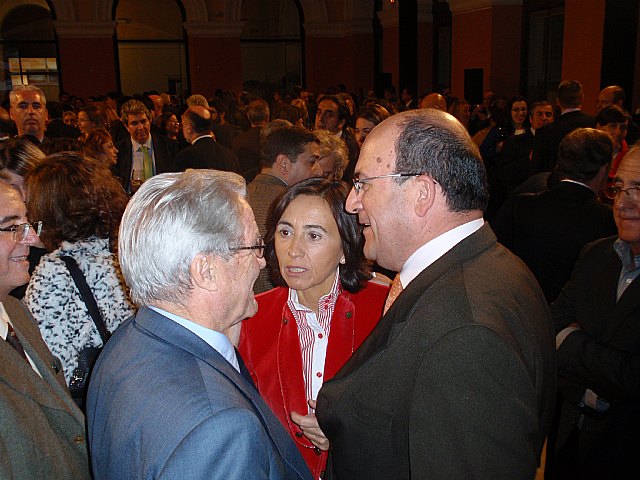 La Ministra de Medio Ambiente, Rosa Aguilar, entreg en la noche del pasado jueves el premio Alimentos de España a COATO - 34