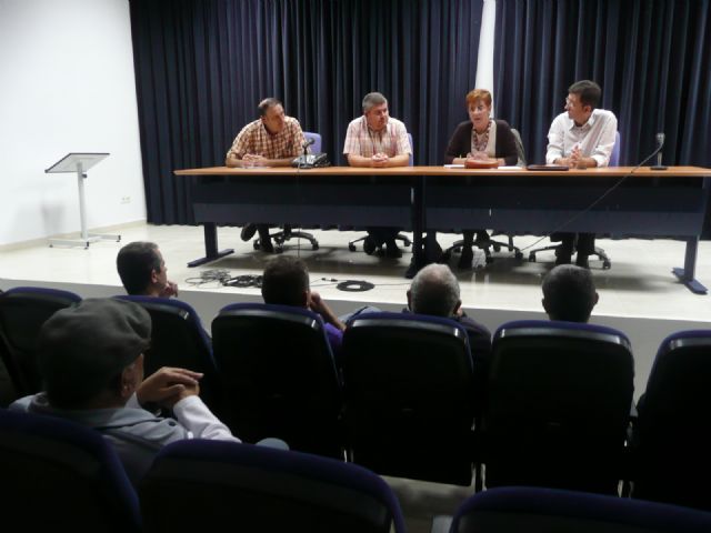 Retegui escucha las quejas y peticiones de regantes y asociaciones vecinales de Molina - 2, Foto 2