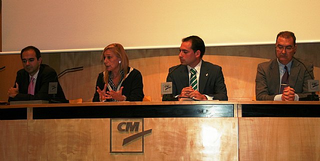 Reverte demanda a los murcianos la máxima implicación en el apoyo a las víctimas - 1, Foto 1