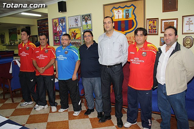 Presentación equipo de Tenis de Mesa patrocinado por la Peña Barcelonista de Totana, Foto 1