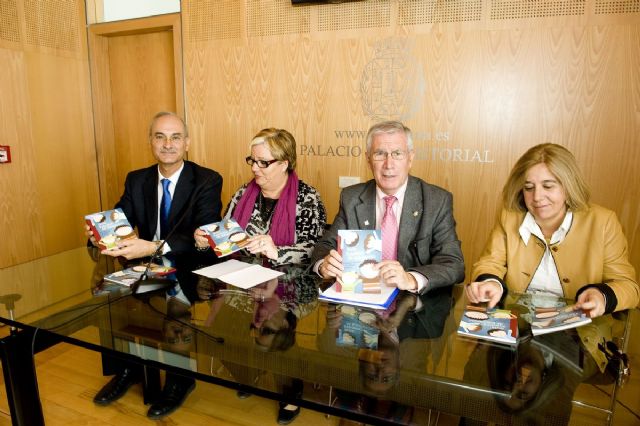 Una guía en cuatro idiomas nos acerca al sistema educativo en la Región - 3, Foto 3