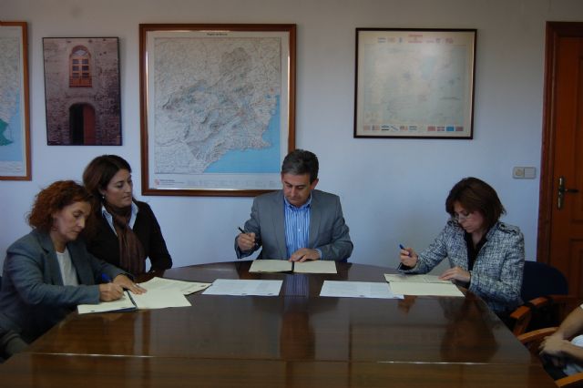 El Ayuntamiento firma el convenio del Proyecto Corresponsal Juvenil de Alguazas - 2, Foto 2