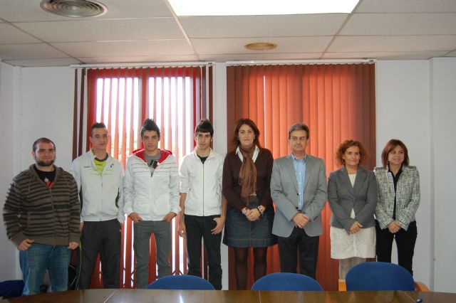 El Ayuntamiento firma el convenio del Proyecto Corresponsal Juvenil de Alguazas - 3, Foto 3