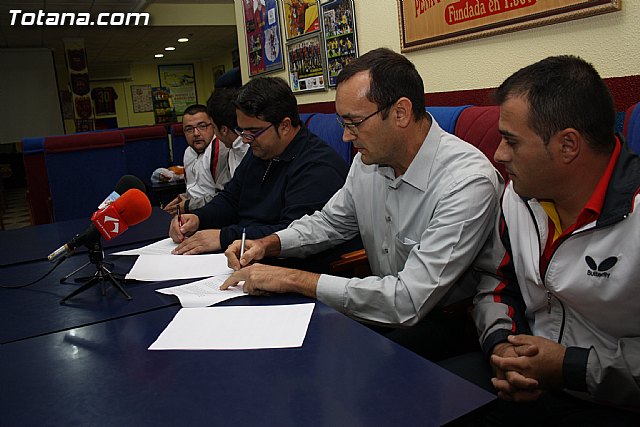 Presentacin equipo de Tenis de Mesa patrocinado por la Peña Barcelonista de Totana - 7