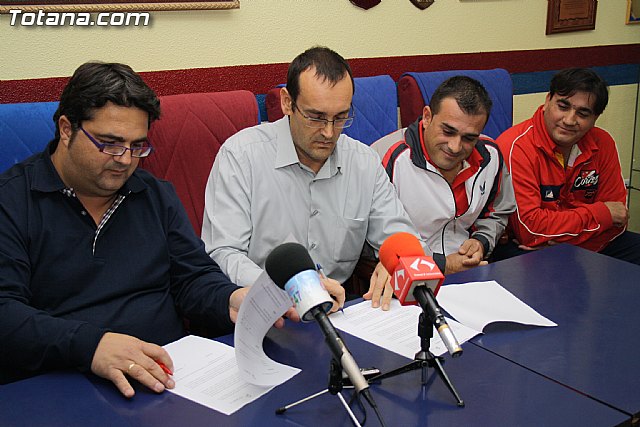 Presentacin equipo de Tenis de Mesa patrocinado por la Peña Barcelonista de Totana - 8