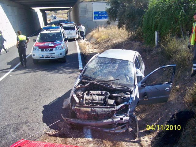Detienen a un individuo por un presunto delito contra la seguridad del trafico tras sufrir un grave accidente al salirse de la via - 2, Foto 2