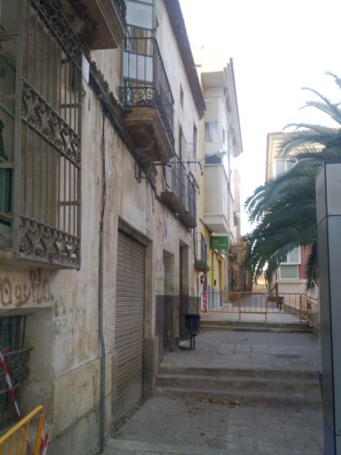 El PSOE pide al Ayuntamiento que actúe sobre los edificios con riesgo potencial para los viandantes - 4, Foto 4