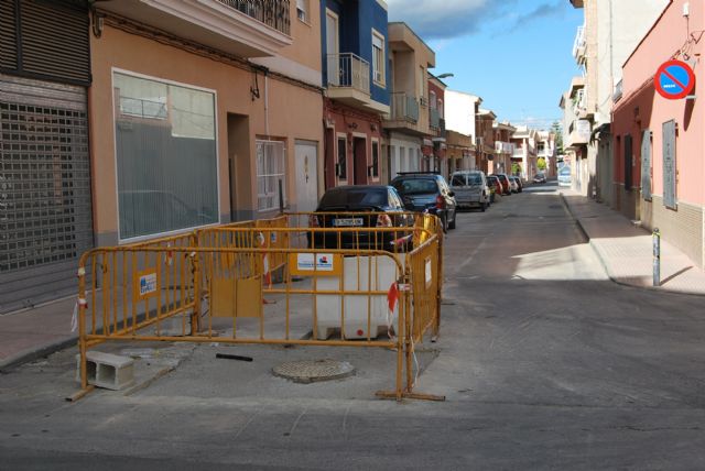 Finalizarán en unos días las obras de regeneración de servicios, alcantarillado y agua potable de la calle Virgen del Castillo, Foto 1