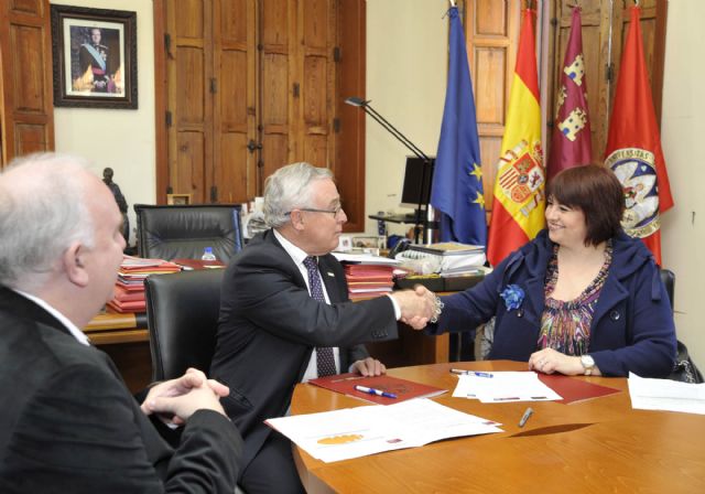 La Universidad de Murcia fomentará las investigaciones para combatir las enfermedades raras, Foto 3
