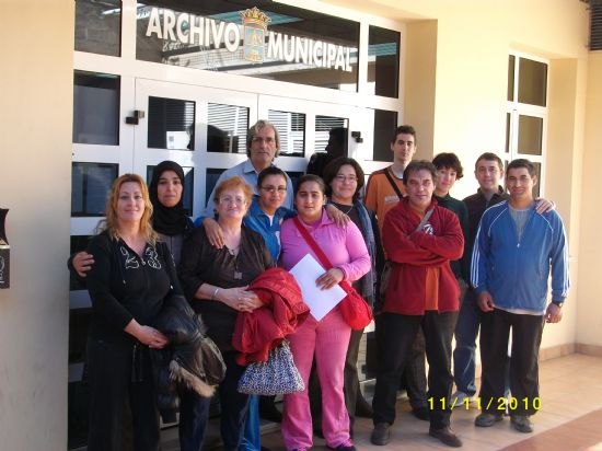Alumnos del Curso de Habilidades Sociales II visitan el Archivo Municipal, Foto 3