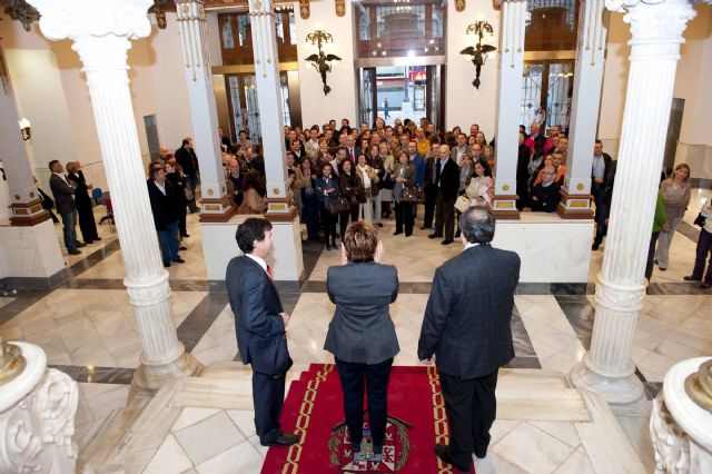 La alcaldesa recibe a miembros de la Asociación Francisco de Vitoria - 3, Foto 3