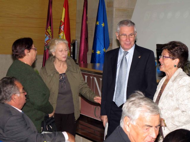 Los mayores aprenden a evitar las estafas de los timadores profesionales - 4, Foto 4