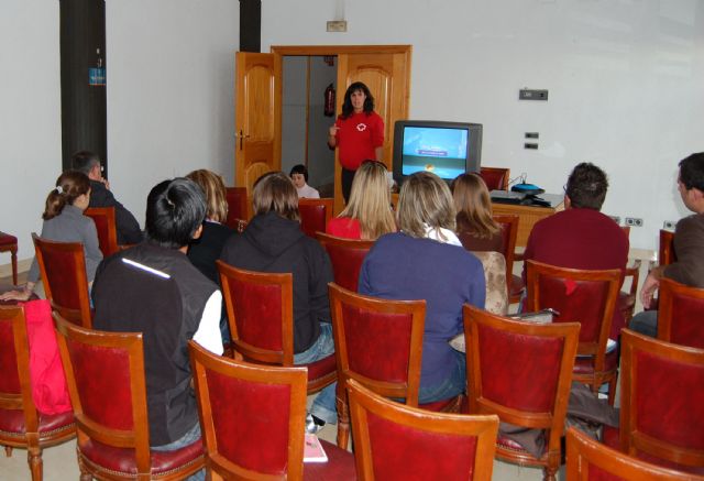 La Cruz Roja impartió un curso gratuito de primeros auxilios en Lorquí - 2, Foto 2