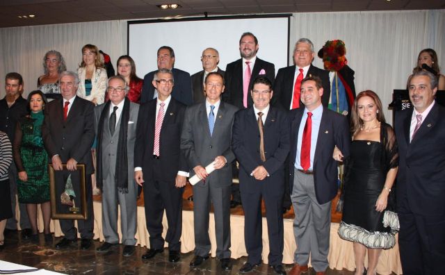 El grupo de Coros y Danzas Francisco Salzillo elige Presidente de Honor al Alcalde Cámara por entregar su día a día a engrandecer a Murcia - 3, Foto 3