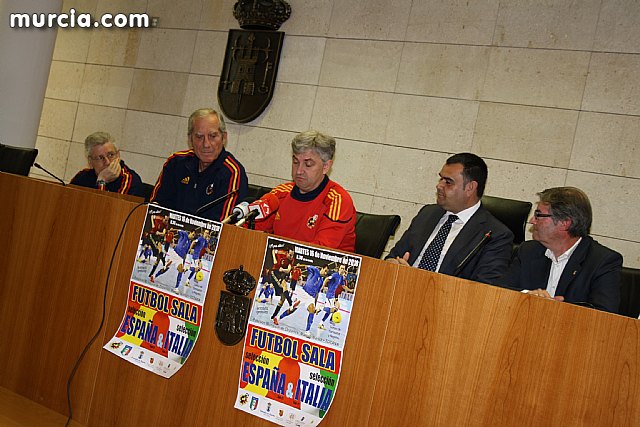 Autoridades municipales realizan una recepcin oficial a la Seleccin Española de Ftbol-Sala sub-21 - 17