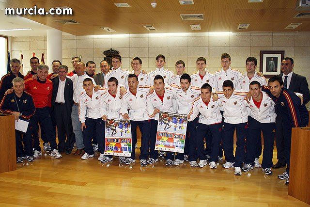 Autoridades municipales realizan una recepción oficial a la Selección Española de Fútbol-Sala sub-21, Foto 1