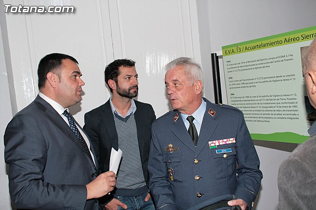 Los escolares se acercan al acuartelamiento ereo de Sierra Espuña (EVA 13) a travs de una exposicin y seminarios - 4