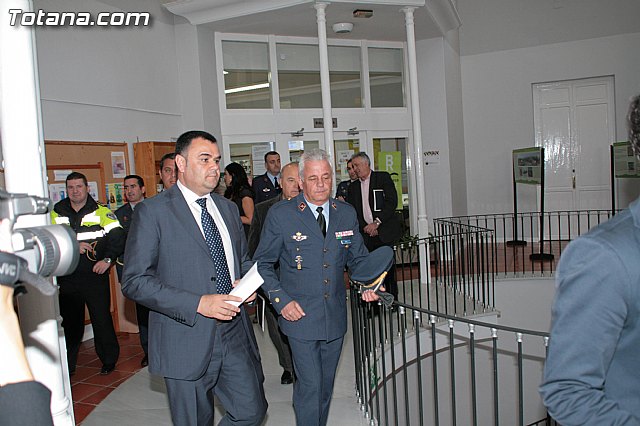 Los escolares se acercan al acuartelamiento ereo de Sierra Espuña (EVA 13) a travs de una exposicin y seminarios - 7