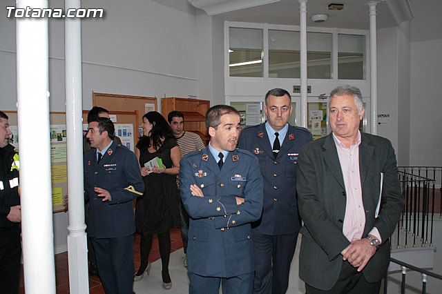 Los escolares se acercan al acuartelamiento ereo de Sierra Espuña (EVA 13) a travs de una exposicin y seminarios - 8