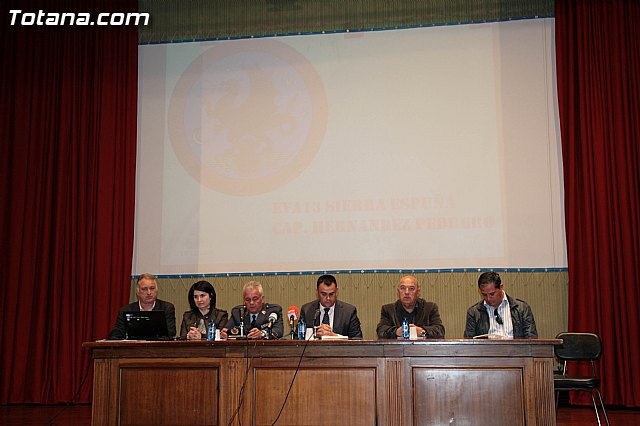 Los escolares se acercan al acuartelamiento ereo de Sierra Espuña (EVA 13) a travs de una exposicin y seminarios - 9