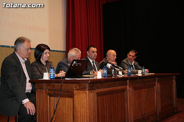 Los escolares se acercan al acuartelamiento ereo de Sierra Espuña (EVA 13) a travs de una exposicin y seminarios - 14