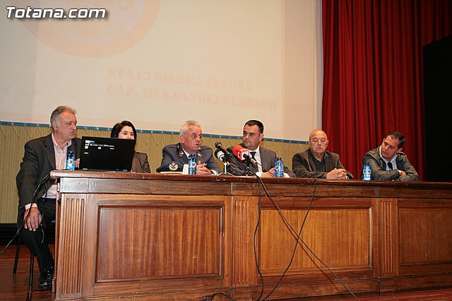 Los escolares se acercan al acuartelamiento ereo de Sierra Espuña (EVA 13) a travs de una exposicin y seminarios - 17