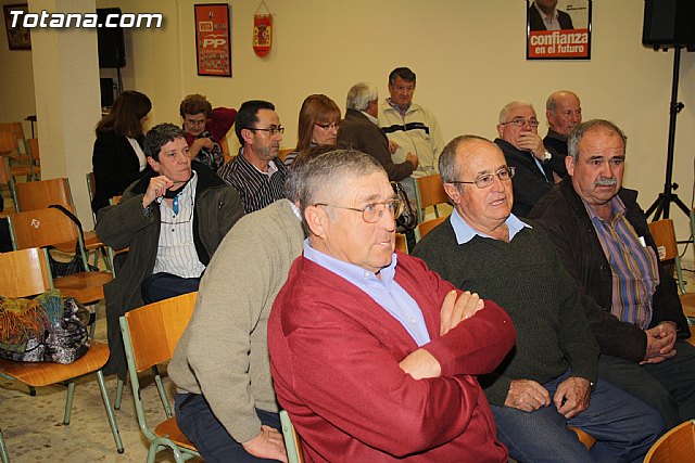 Ms de 100 afiliados y simpatizantes del PP participan en el acto 