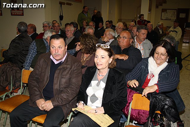 Ms de 100 afiliados y simpatizantes del PP participan en el acto 