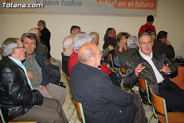 Ms de 100 afiliados y simpatizantes del PP participan en el acto 