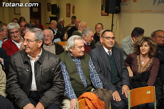 Ms de 100 afiliados y simpatizantes del PP participan en el acto 