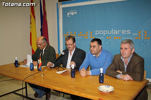 Ms de 100 afiliados y simpatizantes del PP participan en el acto 