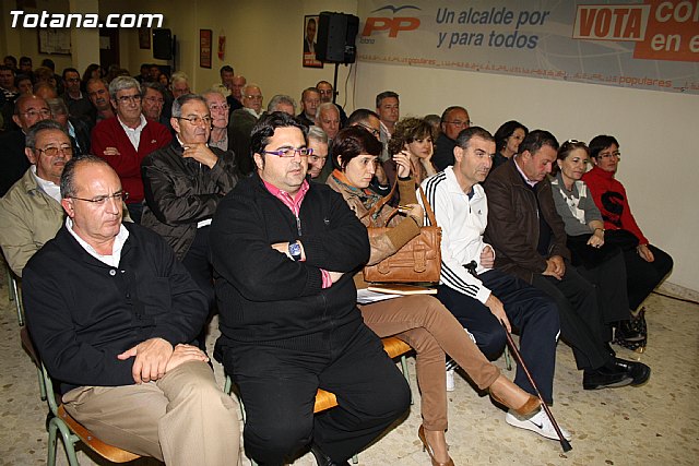 Ms de 100 afiliados y simpatizantes del PP participan en el acto 