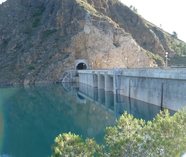 Piden al presidente de la CCc.AA. el apoyo a los intereses de los agricultores del Altiplano en el tema del agua - 1, Foto 1