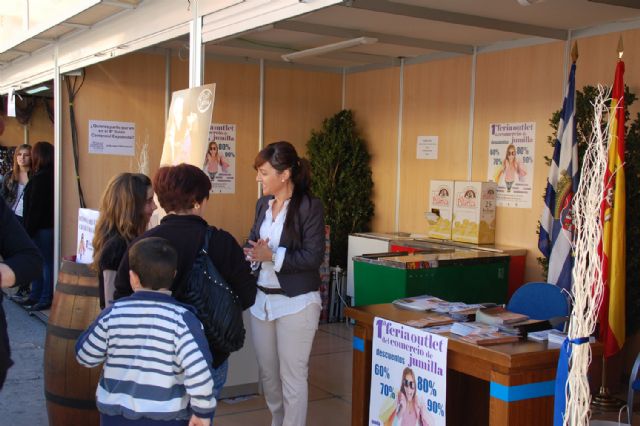Cerca de 20.000 personas visitaron las I feria outlet de Jumilla celebrada el pasado fin de semana - 2, Foto 2