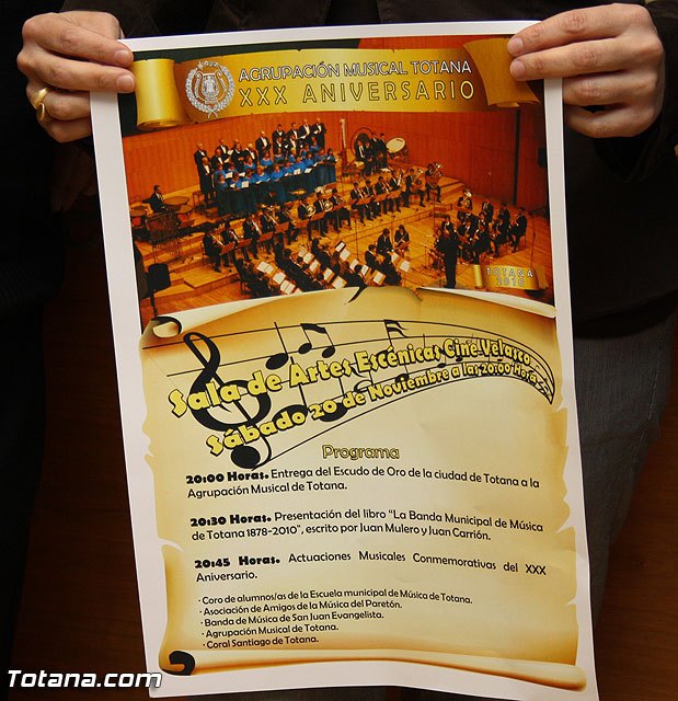Una foto de Totana.com ilustra el cartel anunciador de los actos del 30 aniversario de la Agrupación Musical de Totana, Foto 2