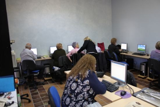 Talleres y Cursos para personas mayores, pensionistas y jubilados, Foto 4