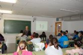 Los alumnos de los institutos de Alguazas asisten a una charla taller sobre la violencia de género