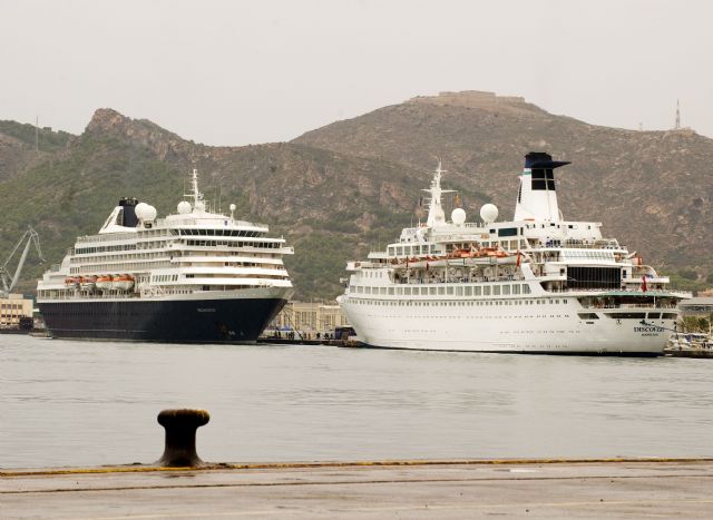 Cartagena recibe a tres cruceros con 2.200 turistas a bordo - 4, Foto 4