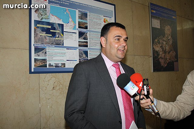 El alcalde suscribe el acuerdo con la secretaria de Estado de Vivienda y la Comunidad Autnoma - 1