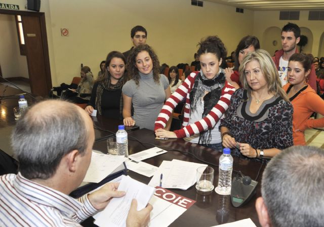 La Universidad de Murcia reconoce a los 138 alumnos beneficiarios de las prácticas rurales sociosanitarias - 1, Foto 1